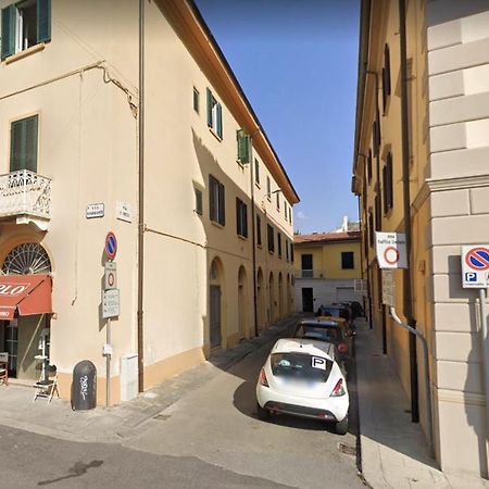 Grande Appartamento In Centro Pontedera Exterior foto