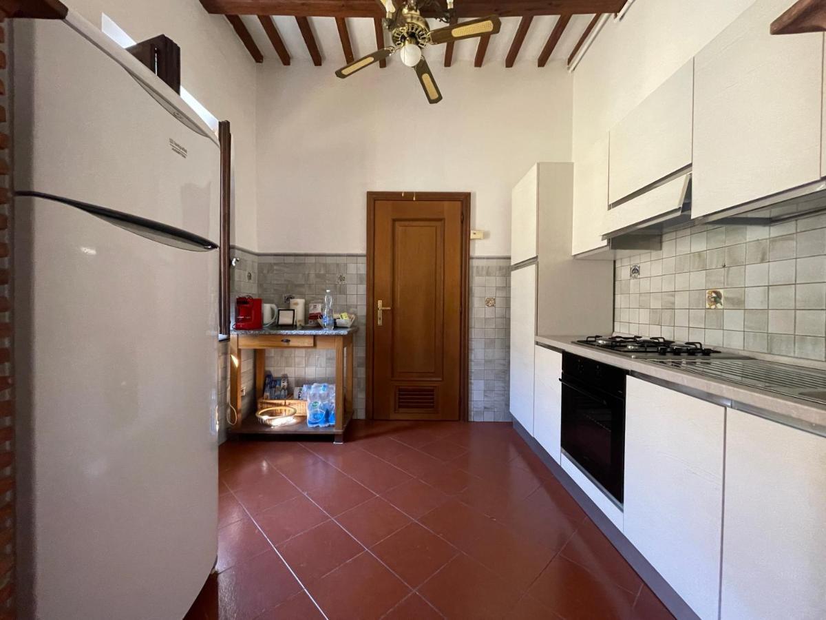 Grande Appartamento In Centro Pontedera Exterior foto